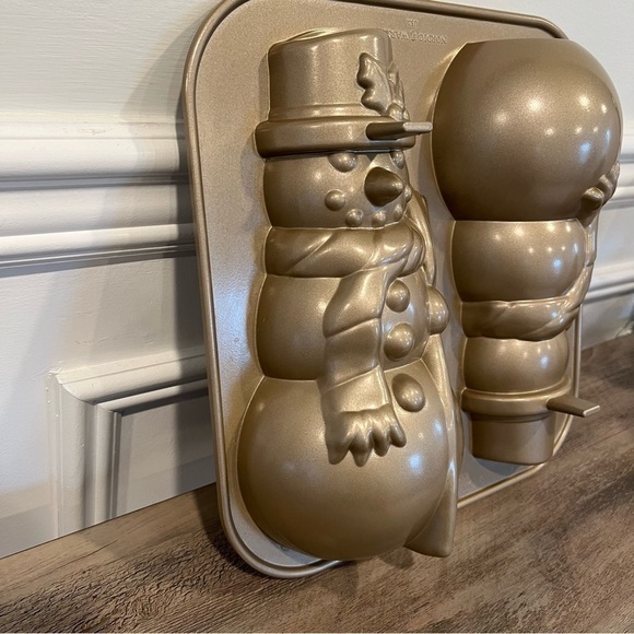 Williams Sonoma Snowman Cake Pan/Christmas Holiday Baking Mold/No Stick Aluminum - Picture 8 of 14